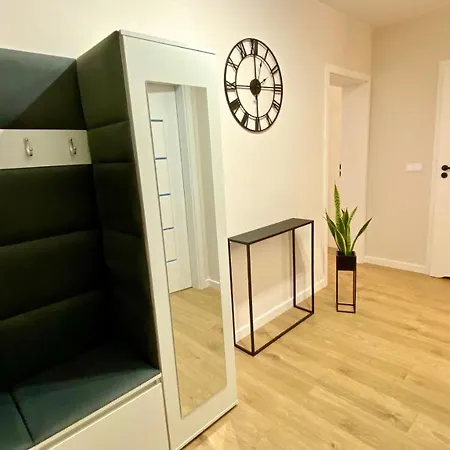 Crowns Appartement *
